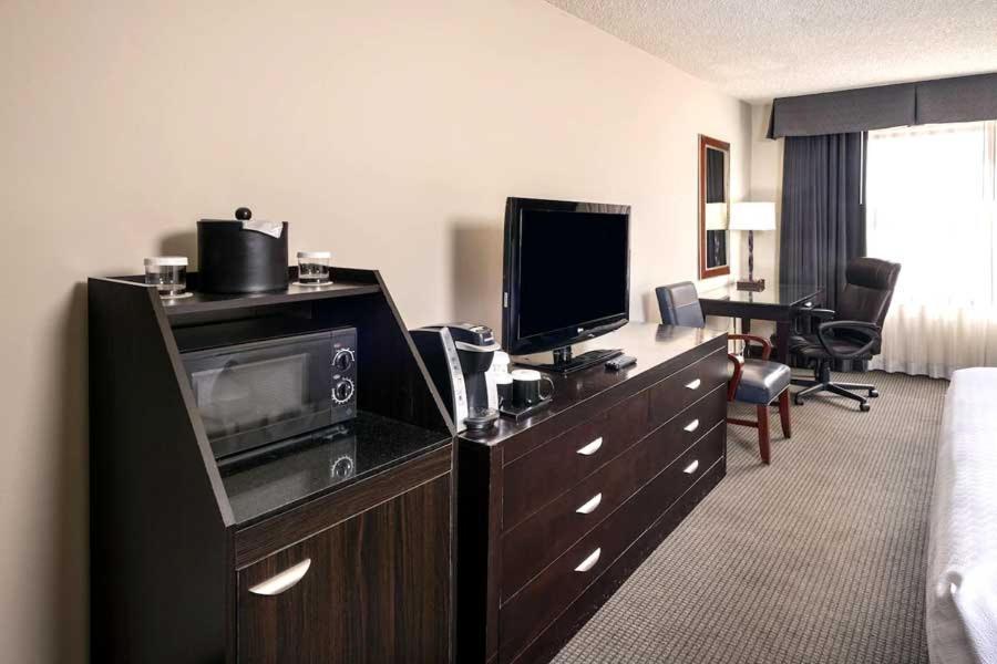 Concord Plaza Hotel Esterno foto